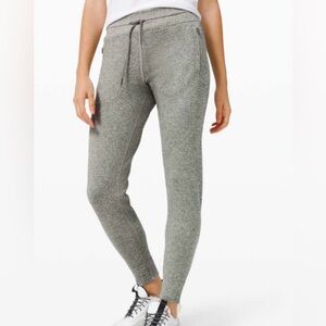 Lululemon Engineered Warmth Jogger Grey Sage / White Size 8